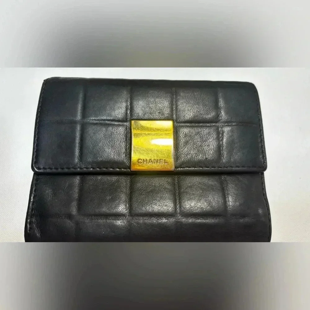Chanel chocolate bar wallet - Picture 1 of 5